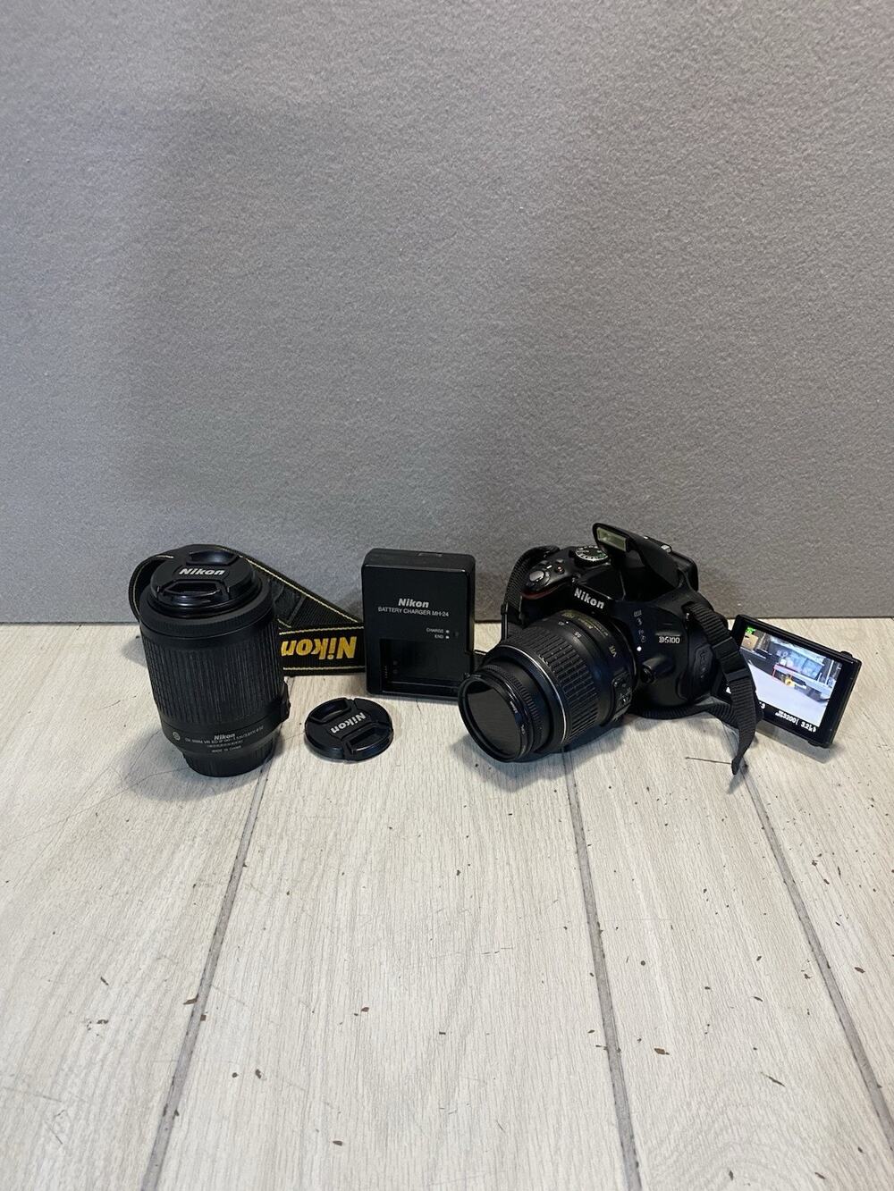 Nikon D 5100 Digital DSLR W 2 Lenses SD Card Charger And Battery